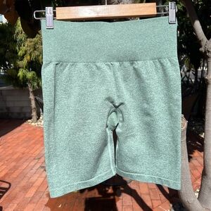 Women's Green High-Waisted Scrunch Bike Shorts